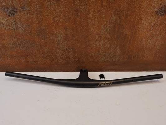 Lenker von Bontrager, BONTRAGER RSL MTB LENKER-VORBAU EINHEIT 7300MM X 70MM CARBON vor USEDBIKES-OB.DE Hintergrund