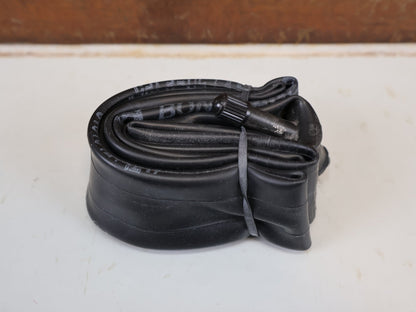 Reifen von Bontrager, BONTRAGER SCHLAUCH 16 ZOLL SCHRADER AUTOVENTIL 36MM / HAN 64778 vor USEDBIKES-OB.DE Hintergrund