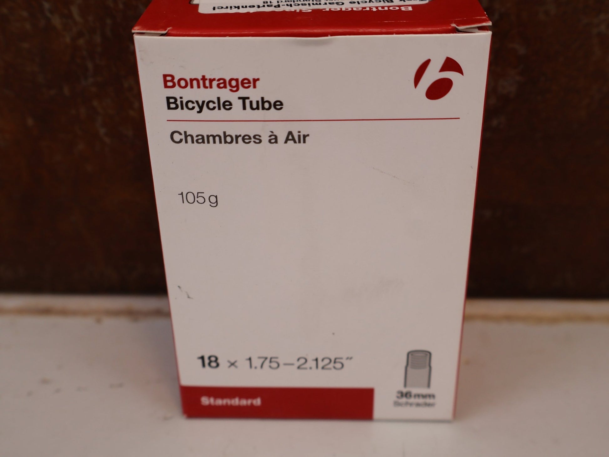 Reifen von Bontrager, BONTRAGER SCHLAUCH 18 ZOLL SCHRADER AUTOVENTIL 36MM / HAN 403698 vor USEDBIKES-OB.DE Hintergrund