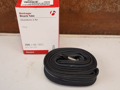 Reifen von Bontrager, BONTRAGER SCHLAUCH 28 ZOLL PRESTA SV VENTIL 36MM / HAN 88452 vor USEDBIKES-OB.DE Hintergrund