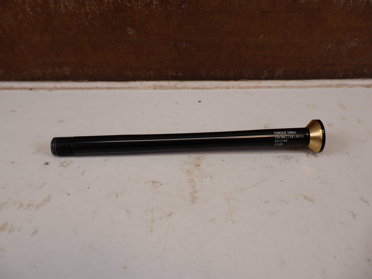 Zubehör von Bontrager, BONTRAGER SWITCH LEVER PRO HR STECKACHSE 12X142 166MM M12 vor USEDBIKES-OB.DE Hintergrund