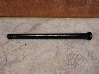 Zubehör von Trek, BONTRAGER SWITCH LEVER REAR THRU AXLE / M12 × 1,0 vor USEDBIKES - OB.DE Hintergrund