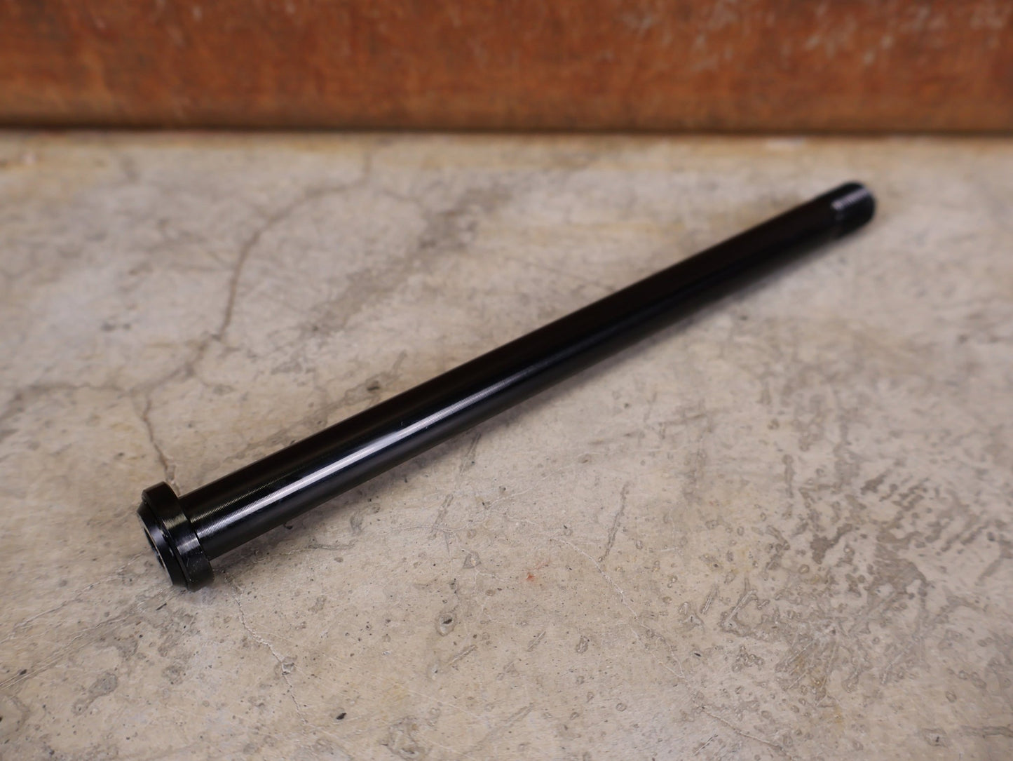 Zubehör von Trek, BONTRAGER SWITCH LEVER REAR THRU AXLE / M12 × 1,0 vor USEDBIKES - OB.DE Hintergrund