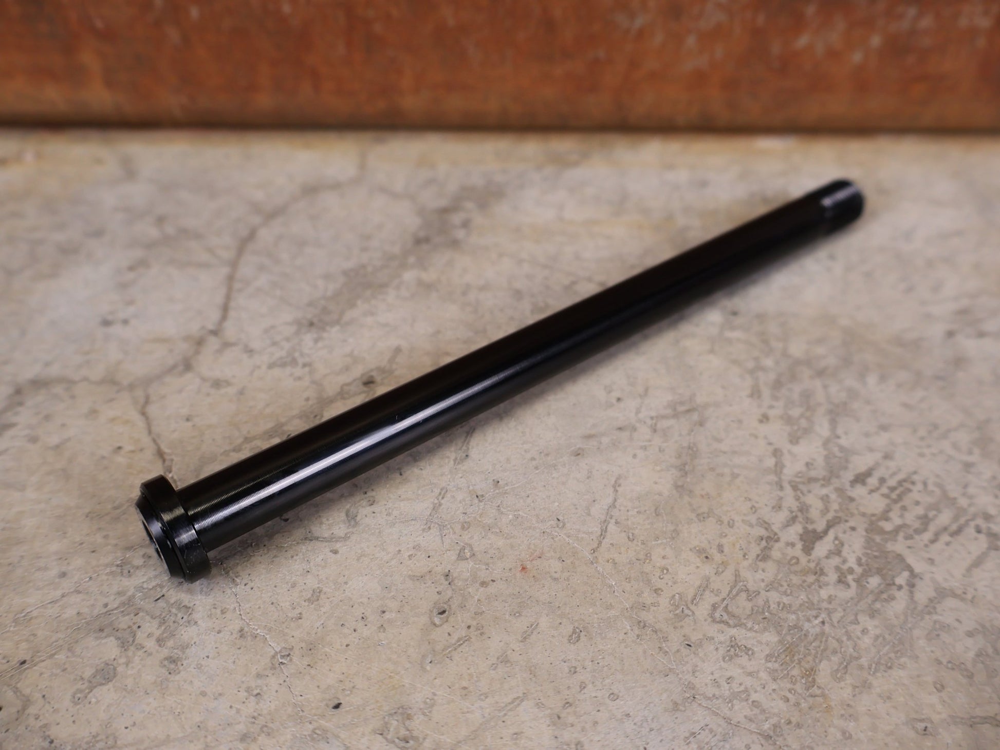 Zubehör von Trek, BONTRAGER SWITCH LEVER REAR THRU AXLE / M12 × 1,0 vor USEDBIKES - OB.DE Hintergrund