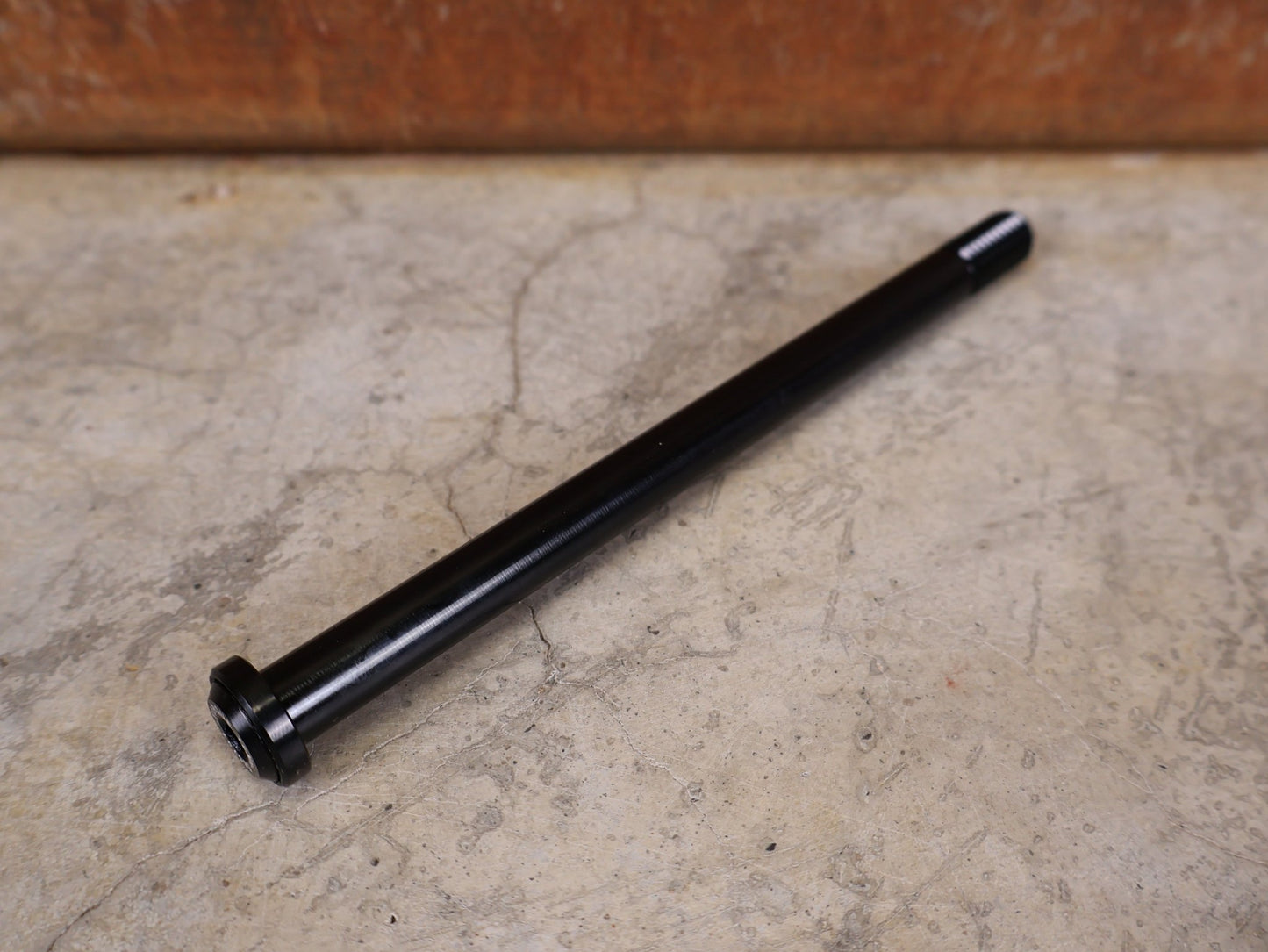 Zubehör von Trek, BONTRAGER SWITCH LEVER REAR THRU AXLE / M12 × 1,75 vor USEDBIKES - OB.DE Hintergrund