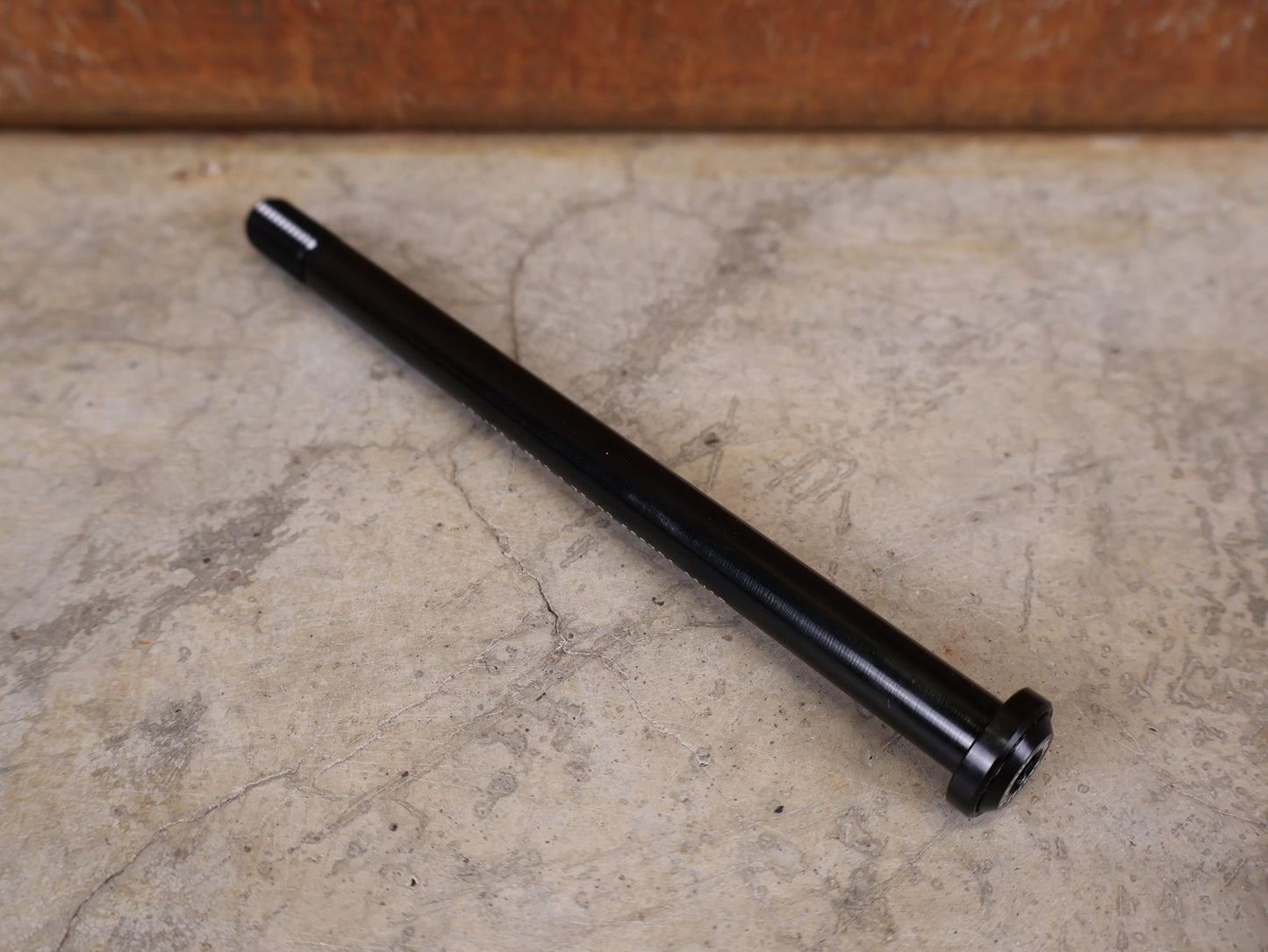 Zubehör von Trek, BONTRAGER SWITCH LEVER REAR THRU AXLE / M12 × 1,75 vor USEDBIKES - OB.DE Hintergrund