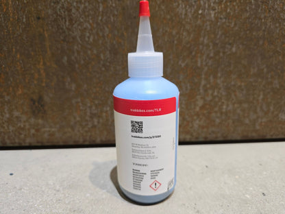 Zubehör von Trek, BONTRAGER TLR SEALANT REIFENDICHTMITTEL / LATEXMILCH 6OZ / 177ML vor USEDBIKES - OB.DE Hintergrund
