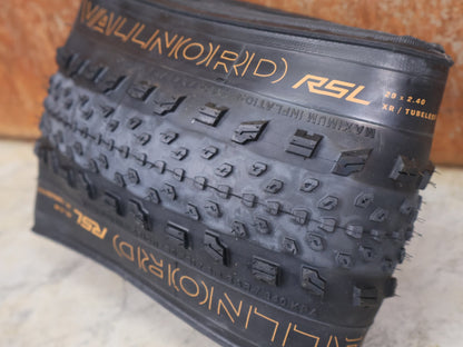 Reifen von Bontrager, BONTRAGER VALLNORD RSL XR TLR MTB REIFEN 29×2.4 – ULTRALEICHTER XC RACE TIRE – 5313385 vor USEDBIKES - OB.DE Hintergrund