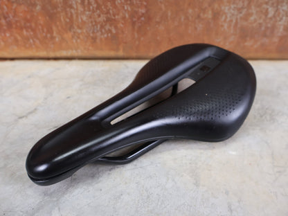 Sattel von Bontrager, BONTRAGER VERSE SHORT PRO SATTEL / CARBONSTREBEN – 250 × 145 MM vor USEDBIKES - OB.DE Hintergrund