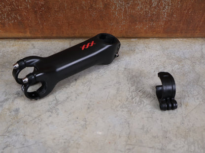 Vorbau von Bontrager, BONTRAGER XXX BLENDR VORBAU OCLV CARBON - 17° – 31,8 MM / 1 - 1/8" – 130MM vor USEDBIKES - OB.DE Hintergrund