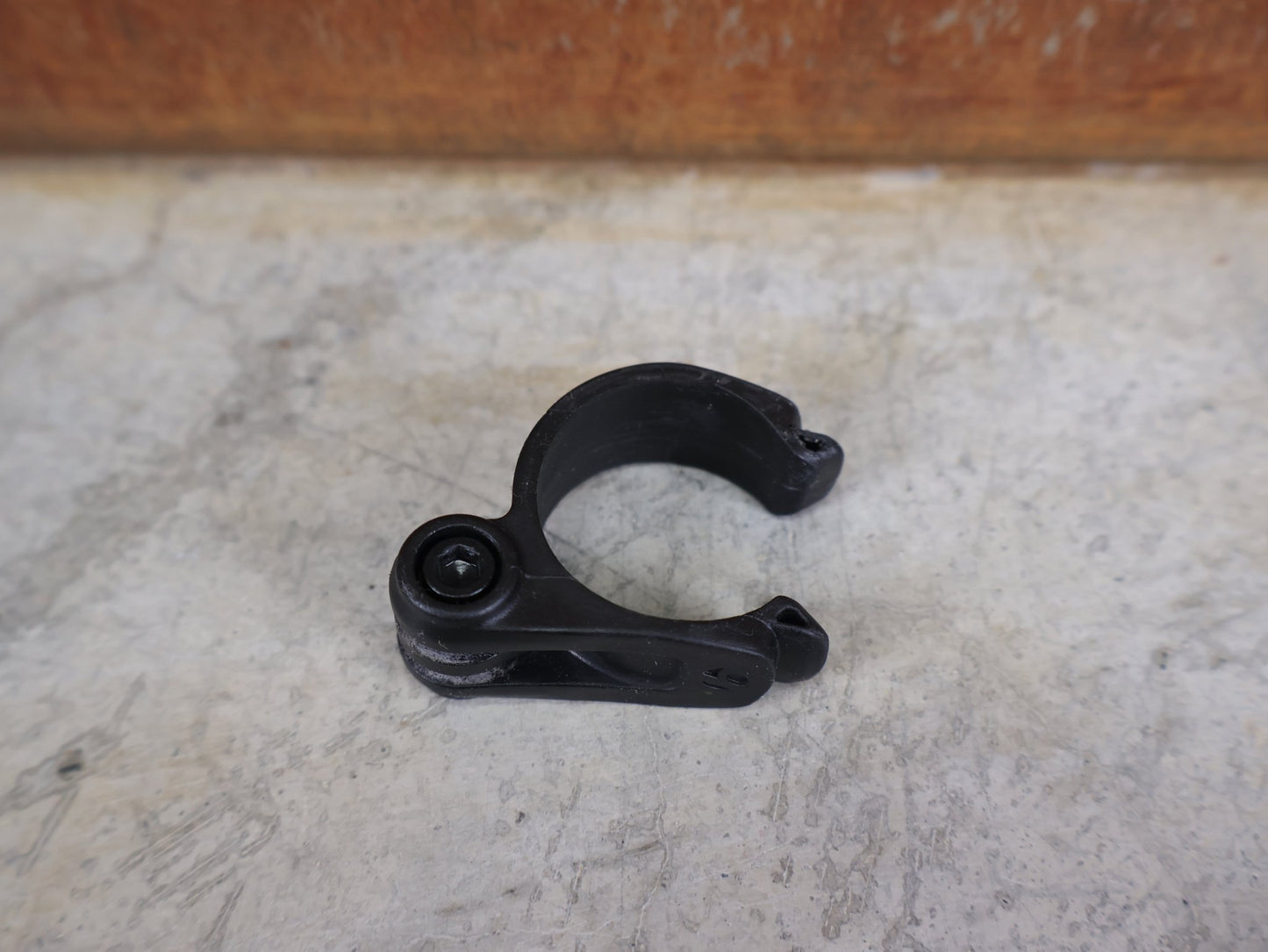 Vorbau von Bontrager, BONTRAGER XXX BLENDR VORBAU OCLV CARBON +/ - 7° – 31,8 MM / 1 - 1/8" – 140MM vor USEDBIKES - OB.DE Hintergrund