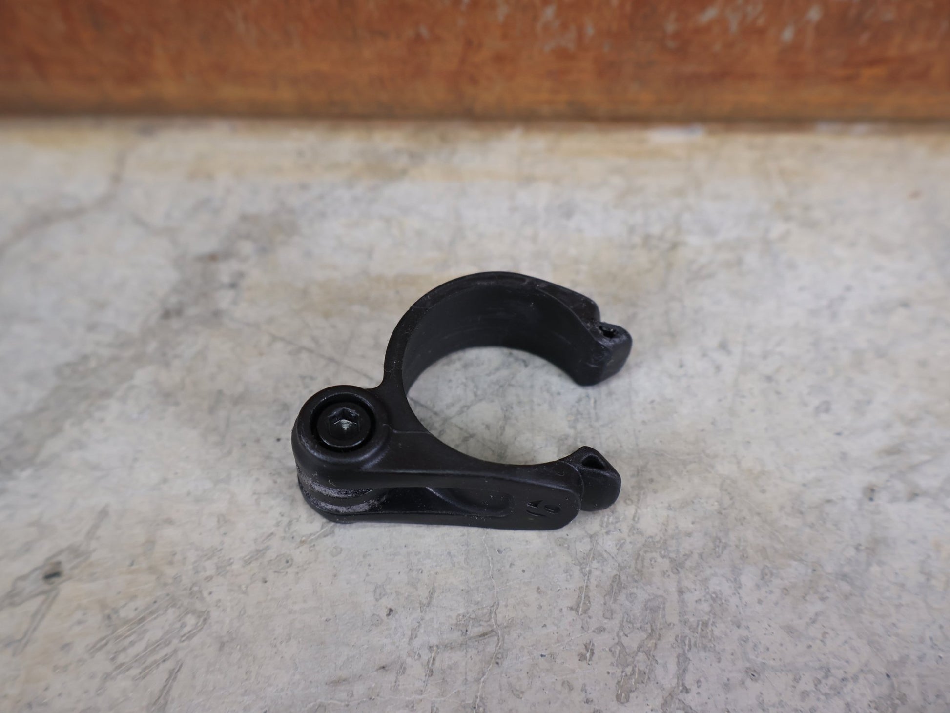 Vorbau von Bontrager, BONTRAGER XXX BLENDR VORBAU OCLV CARBON +/ - 7° – 31,8 MM / 1 - 1/8" – 140MM vor USEDBIKES - OB.DE Hintergrund