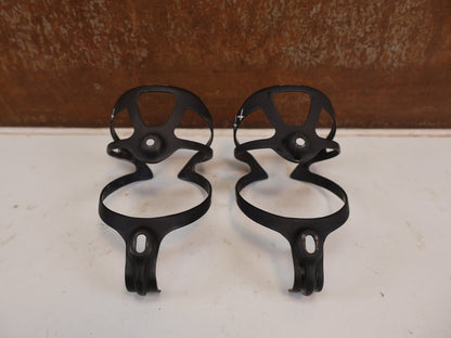 Trinkflaschen und Halter von Bontrager, BONTRAGER XXX CARBON FLASCHENHALTER SET 2 STÜCK LEICHT 19G vor USEDBIKES-OB.DE Hintergrund