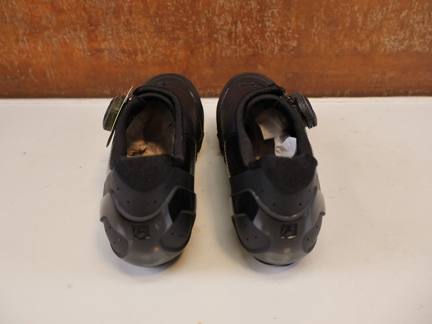 MTB-Herrenschuhe von Bontrager, BONTRAGER XXX MOUNTAINBIKE SCHUH SCHWARZ GR 38 vor USEDBIKES-OB.DE Hintergrund