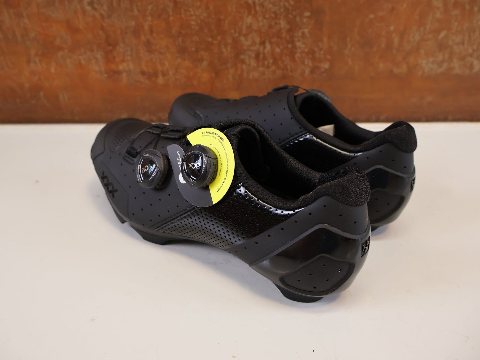 MTB-Herrenschuhe von Bontrager, BONTRAGER XXX MOUNTAINBIKE SCHUH SCHWARZ GR 38 vor USEDBIKES-OB.DE Hintergrund