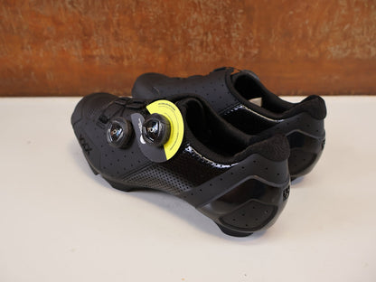 MTB-Herrenschuhe von Bontrager, BONTRAGER XXX MOUNTAINBIKE SCHUH SCHWARZ GR 38 vor USEDBIKES-OB.DE Hintergrund