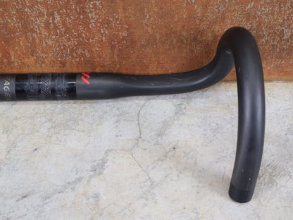 Lenker von Bontrager, BONTRAGER XXX VR - C RENNRADLENKER – OCLV CARBON – LIDL - TREK TEAM EDITION – 400MM / BASTLERWARE vor USEDBIKES - OB.DE Hintergrund