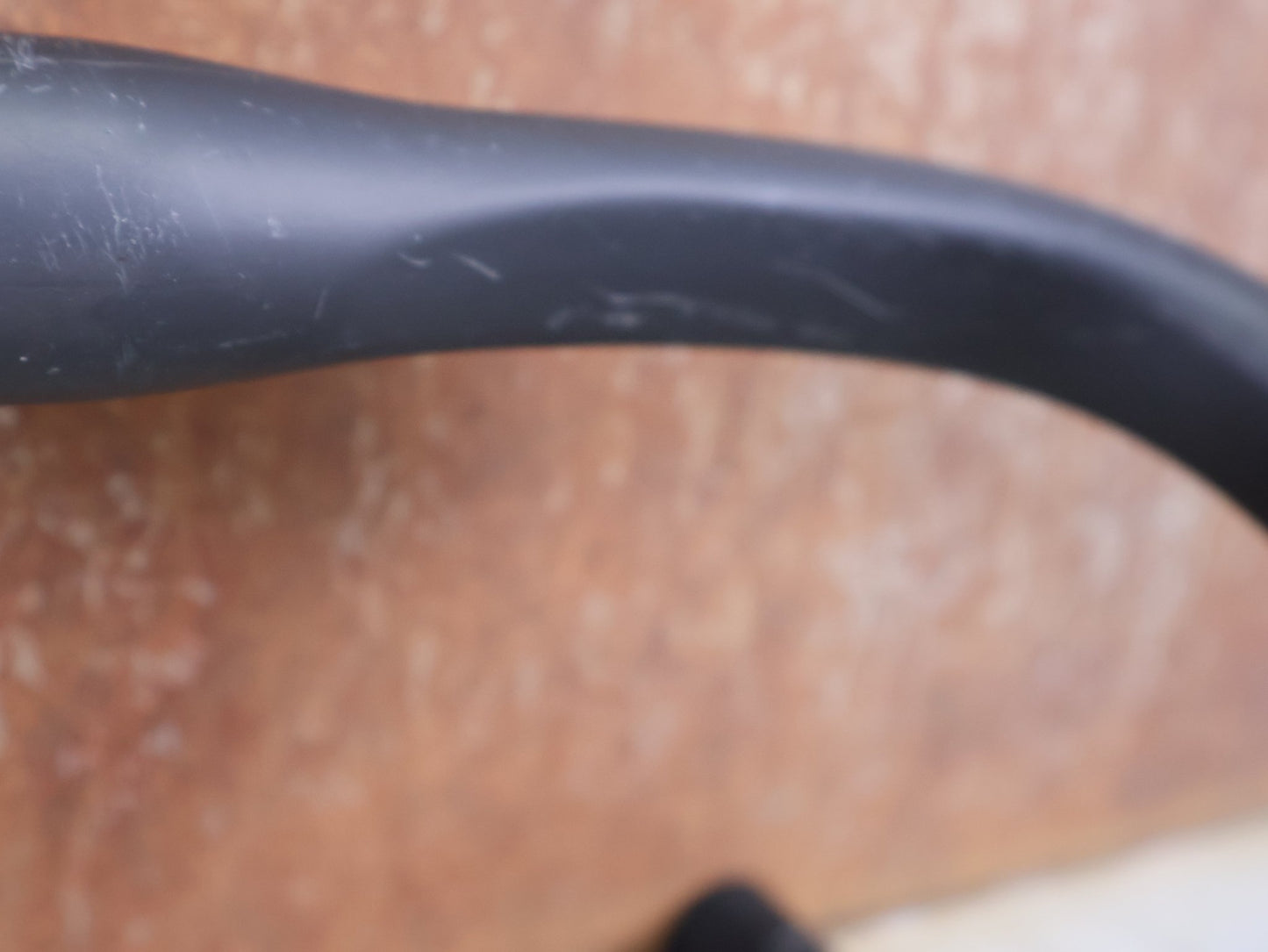 Lenker von Bontrager, BONTRAGER XXX VR - C RENNRADLENKER – OCLV CARBON – LIDL - TREK TEAM EDITION – 400MM / BASTLERWARE vor USEDBIKES - OB.DE Hintergrund