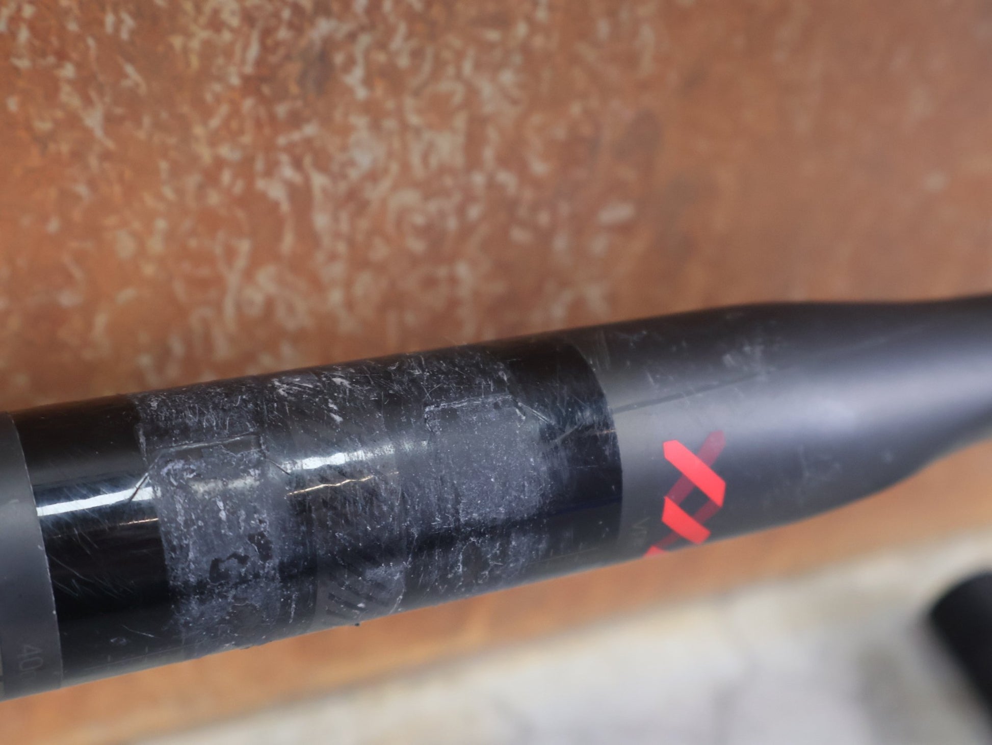 Lenker von Bontrager, BONTRAGER XXX VR - C RENNRADLENKER – OCLV CARBON – LIDL - TREK TEAM EDITION – 400MM / BASTLERWARE vor USEDBIKES - OB.DE Hintergrund