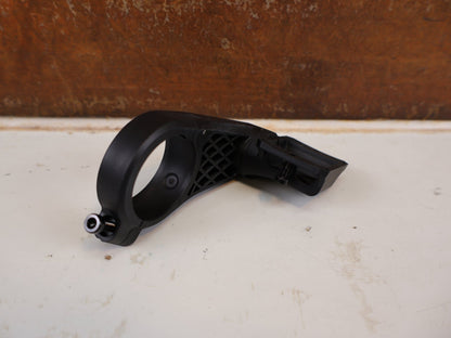 Computerhalterung von Bosch, BOSCH 1-ARM-HALTER KIOX 300 SMARTPHONEGRIP 31,8MM / HAN EB13100005 vor USEDBIKES-OB.DE Hintergrund