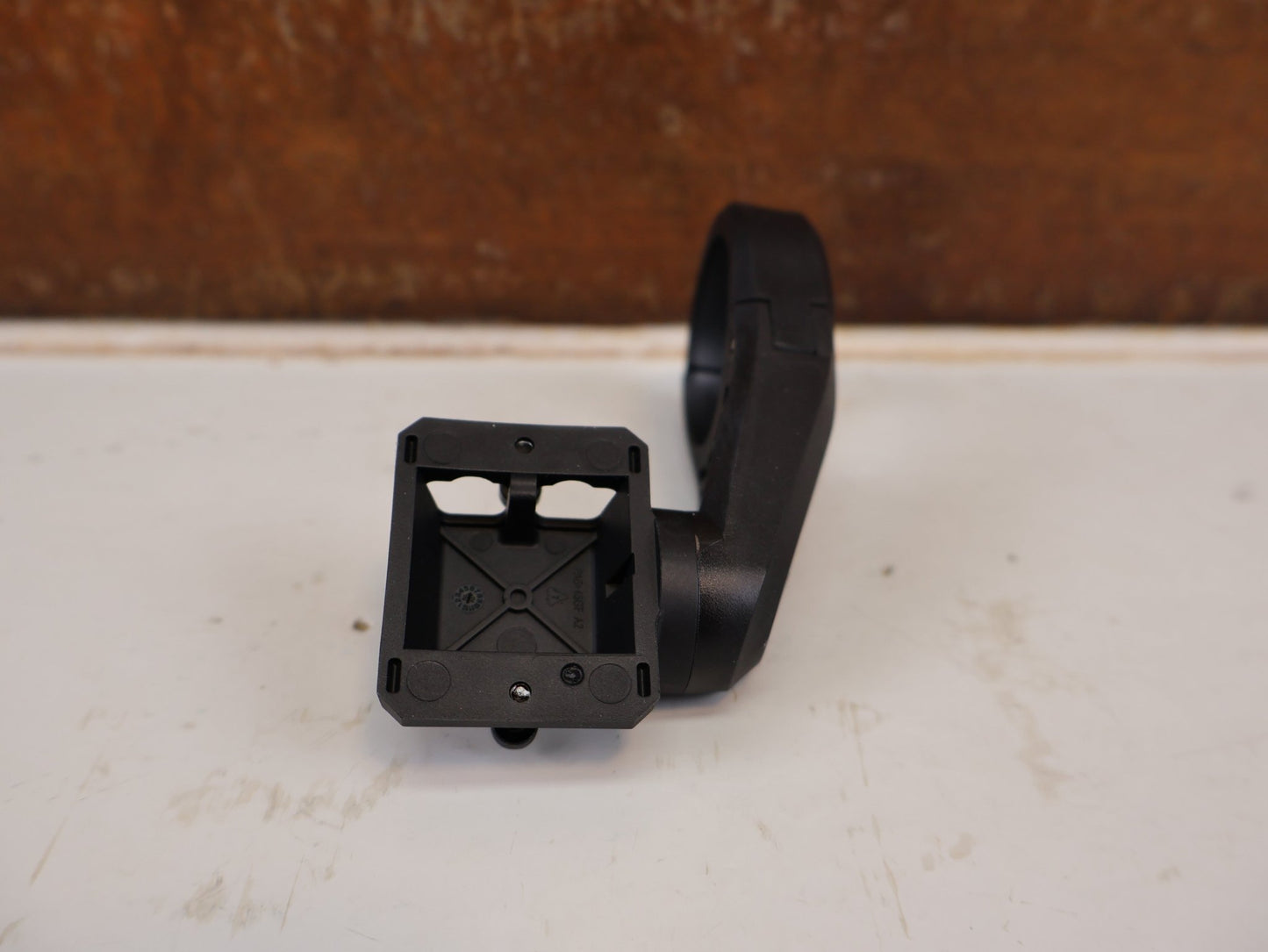 Computerhalterung von Bosch, BOSCH 1-ARM-HALTER KIOX 300 SMARTPHONEGRIP 31,8MM / HAN EB13100005 vor USEDBIKES-OB.DE Hintergrund