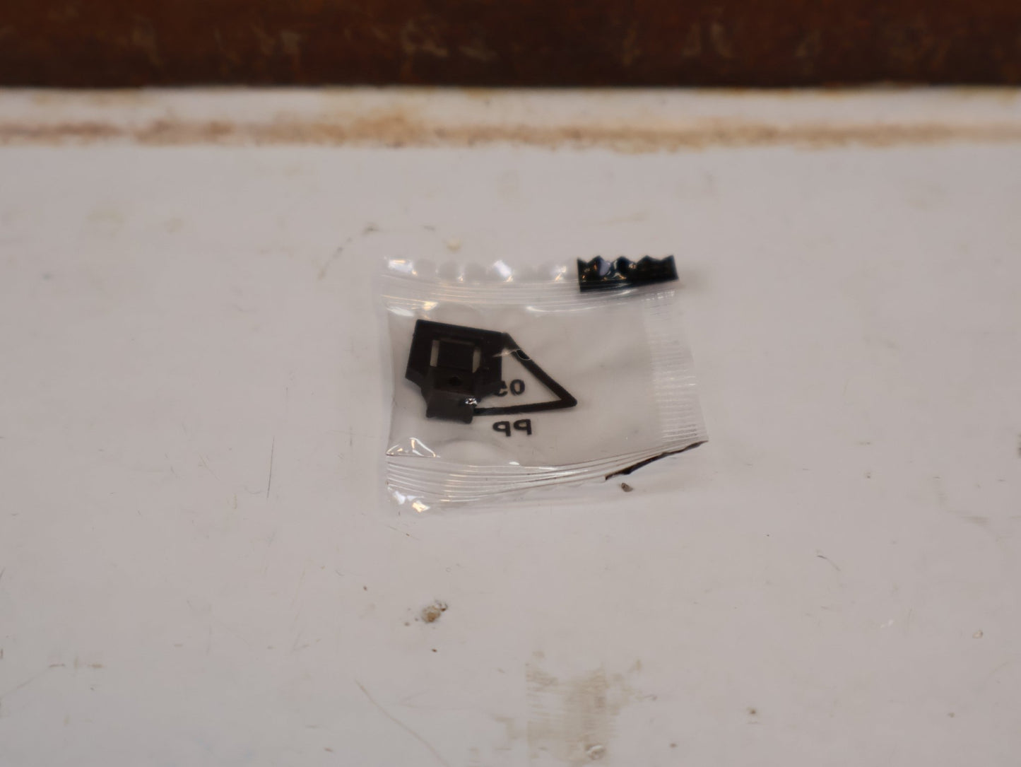 Zubehör von Bosch, BOSCH SMART SYSTEM DISPLAY AUFNAHME KABEL HINTEN BDS3210 / EB1310000A vor USEDBIKES-OB.DE Hintergrund