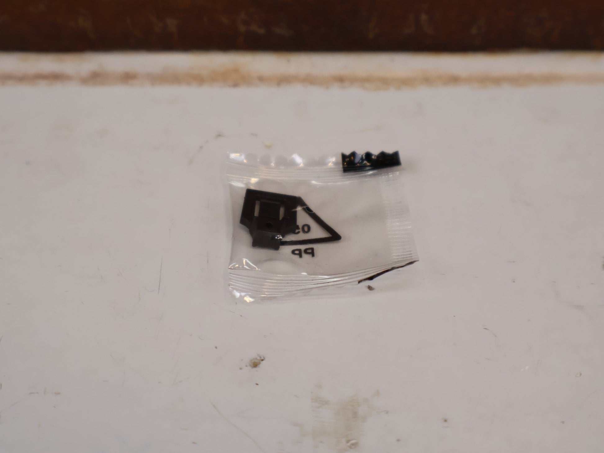 Zubehör von Bosch, BOSCH SMART SYSTEM DISPLAY AUFNAHME KABEL HINTEN BDS3210 / EB1310000A vor USEDBIKES-OB.DE Hintergrund