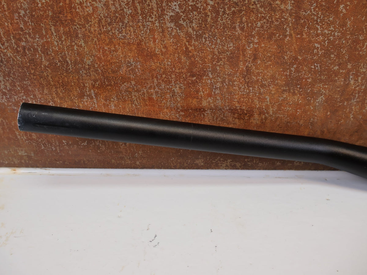 Lenker von Burgtec, Burgtec Ride Wide Alloy DH Lenker 35mm 30mm Rise 760mm vor USEDBIKES-OB.DE Hintergrund