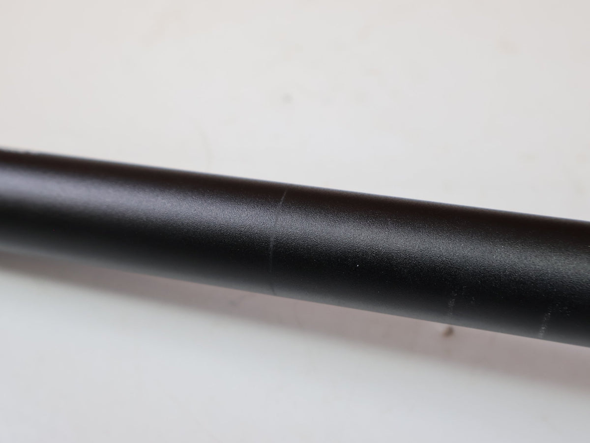 Lenker von Burgtec, Burgtec Ride Wide Alloy DH Lenker 35mm 30mm Rise 770mm vor USEDBIKES-OB.DE Hintergrund