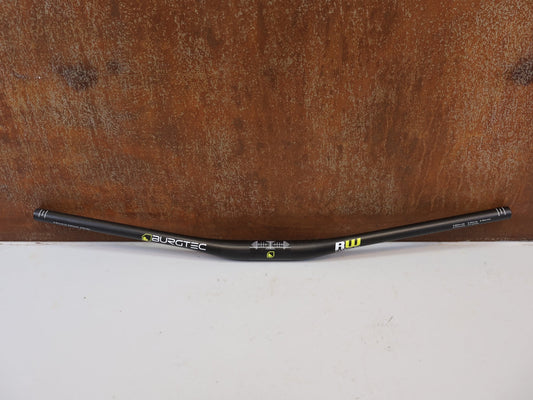 Lenker von Burgtec, BURGTEC RIDE WIDE CARBON DH LENKER 35MM 20MM vor USEDBIKES-OB.DE Hintergrund