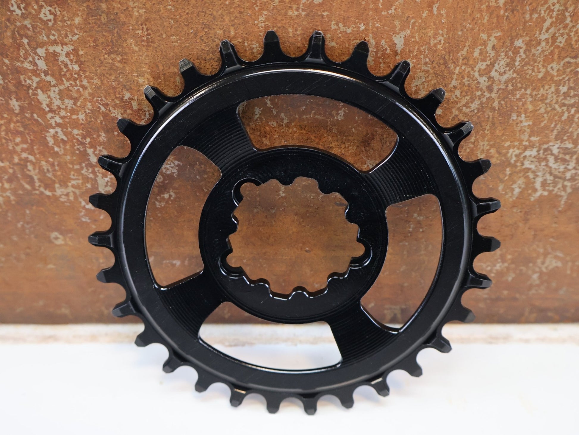 Kettenblatt von Burgtec, BURGTEC THICK THIN KETTENBLATT / SRAM DIRECT MOUNT 3-BOLT / 30 ZÄHNE / 3MM OFFSET vor USEDBIKES-OB.DE Hintergrund