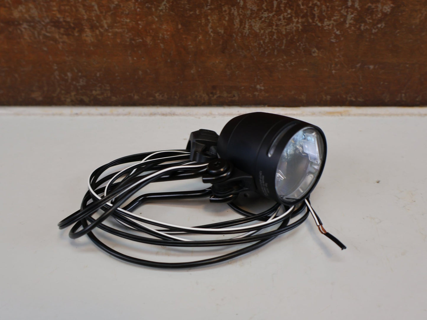 Sonstiges von busch+müller, BUSCH MÜLLER IQ-XS E HIGHBEAM / E-BIKE SCHEINWERFER / 150 LUX / FERNLICHT vor USEDBIKES-OB.DE Hintergrund