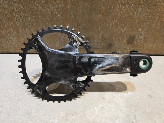 Kurbel von Campagnolo, CAMPAGNOLO EKAR KURBEL 13 FACH / 40 ZÄHNE / 170 - 175MM in variant_title vor USEDBIKES - OB.DE Hintergrund