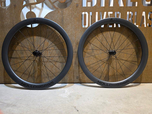 Laufrad/Laufradsatz von Cannondale, CANNONDALE HOLLOWGRAM R - S 50 LAUFRADSATZ DISC vor USEDBIKES - OB.DE Hintergrund