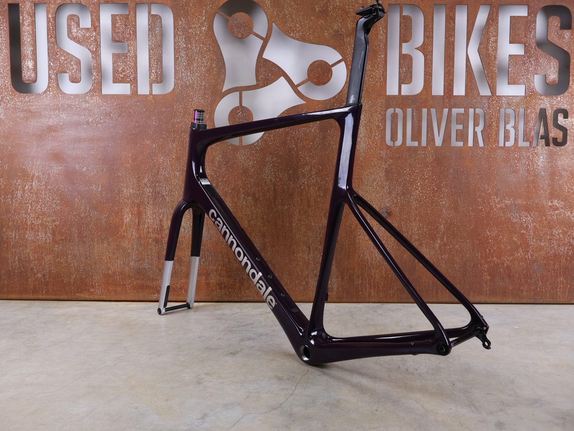 Rennradrahmen von Cannondale, CANNONDALE SUPERSIX EVO HI - MOD / CARBON RAHMENSET / ROAD DISC / 61 CM / 1770 G vor USEDBIKES - OB.DE Hintergrund