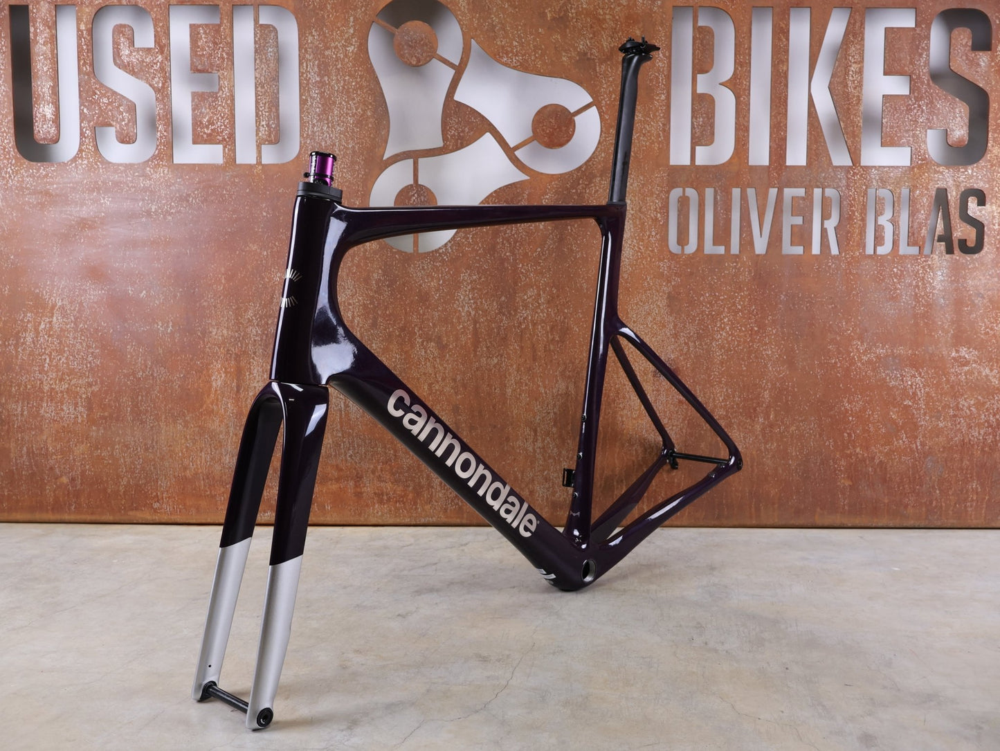 Rennradrahmen von Cannondale, CANNONDALE SUPERSIX EVO HI - MOD / CARBON RAHMENSET / ROAD DISC / 61 CM / 1770 G vor USEDBIKES - OB.DE Hintergrund