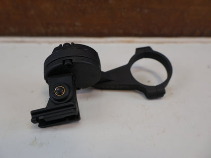 Computerhalterung von Cateye, CATEYE OF-200 LENKERHALTERUNG / FAHRRADCOMPUTER HALTER / B-WARE / UNVOLLSTÄNDIG vor USEDBIKES-OB.DE Hintergrund