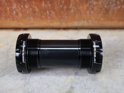 Innenlager von Ceramicspeed, CERAMICSPEED BB ALPHA BSA INNENLAGER / SRAM DUB ROAD – 68 MM – 28,99 MM ACHSE vor USEDBIKES - OB.DE Hintergrund