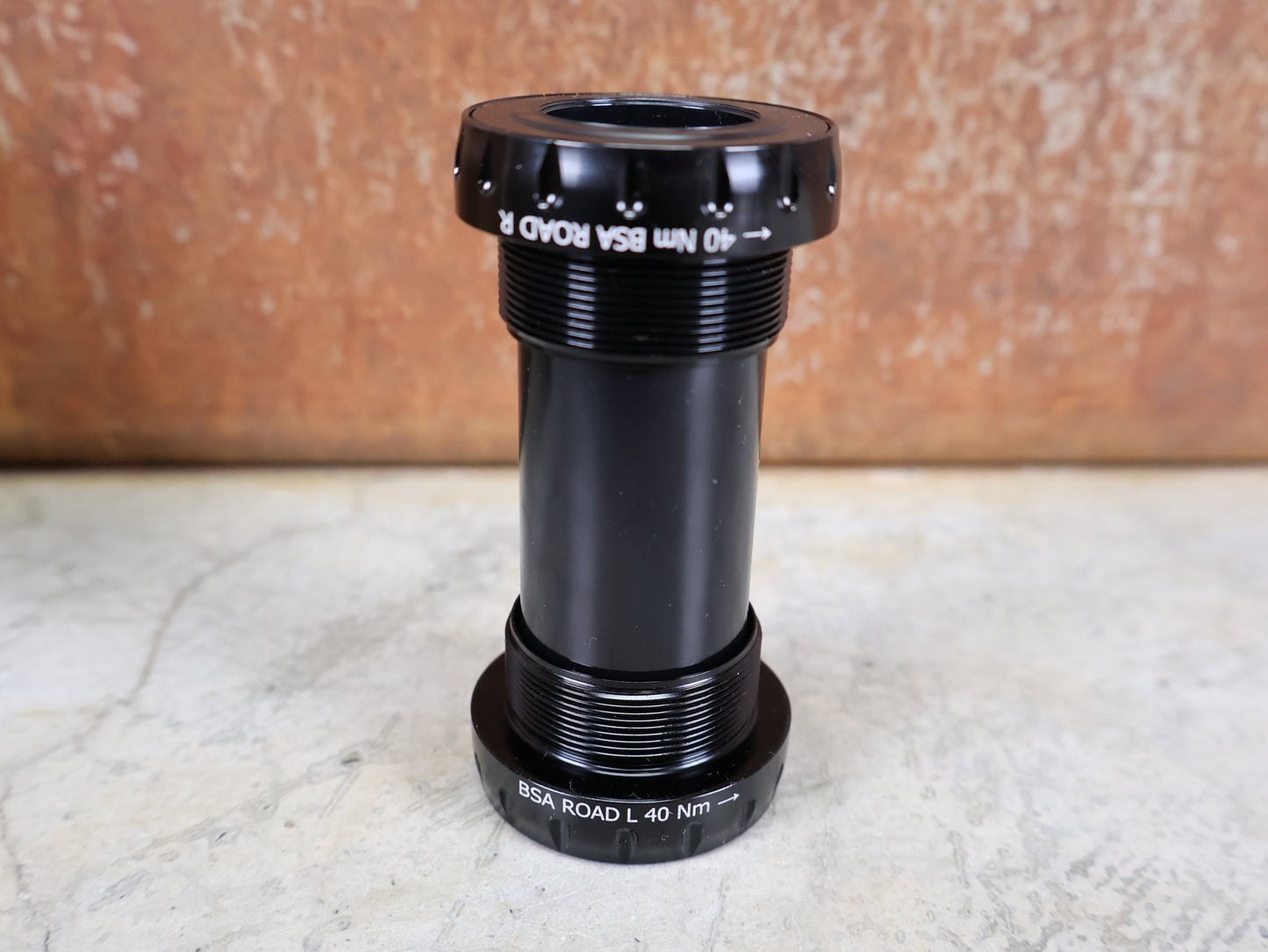 Innenlager von Ceramicspeed, CERAMICSPEED BSA INNENLAGER SHIMANO ROAD / 68 MM – 24 MM ACHSE – COATED LAGER vor USEDBIKES - OB.DE Hintergrund