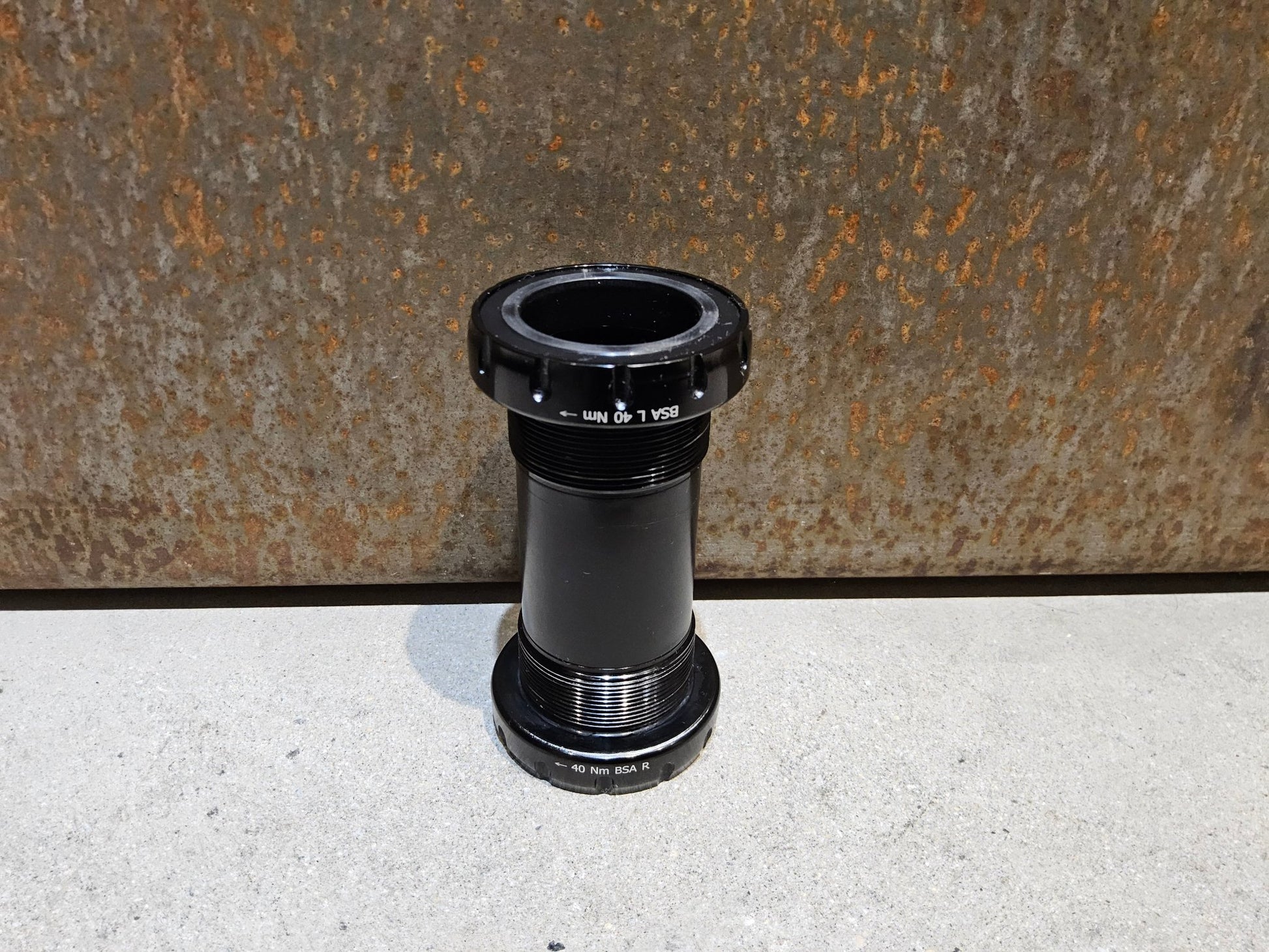 Innenlager von Ceramicspeed, CERAMICSPEED INNENLAGER BSA DUB 29MM vor USEDBIKES - OB.DE Hintergrund
