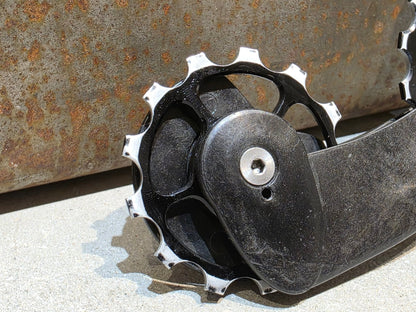 Schaltungsteile von Ceramicspeed, CERAMICSPEED OSPW COATED SHIMANO R9100 DURA ACE / R8000 ULTEGRA vor USEDBIKES - OB.DE Hintergrund