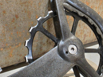 Schaltungsteile von Ceramicspeed, CERAMICSPEED OSPW COATED SHIMANO R9100 DURA ACE / R8000 ULTEGRA vor USEDBIKES - OB.DE Hintergrund