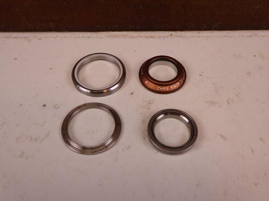 Zubehör von Chris King, CHRIS KING DROPSET 3 IS41 28.6 IS52 / 40 MATTE BOURBON vor USEDBIKES-OB.DE Hintergrund