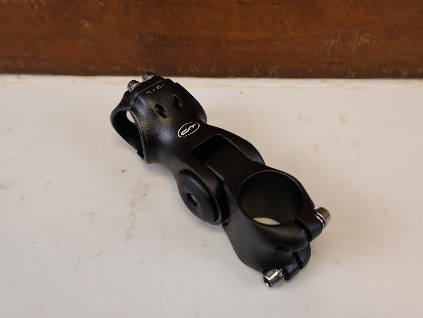 Zubehör von Contec, CONTEC TARANTULA VORBAU VERSTELLBAR 90MM 25 4MM SCHWARZ vor USEDBIKES-OB.DE Hintergrund