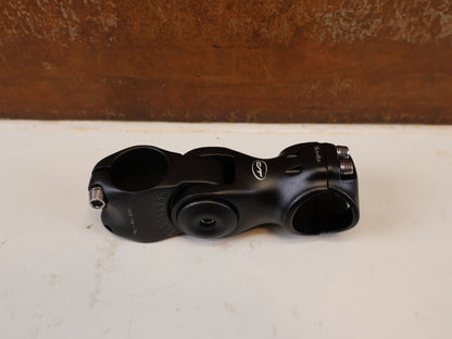 Zubehör von Contec, CONTEC TARANTULA VORBAU VERSTELLBAR 90MM 25 4MM SCHWARZ vor USEDBIKES-OB.DE Hintergrund
