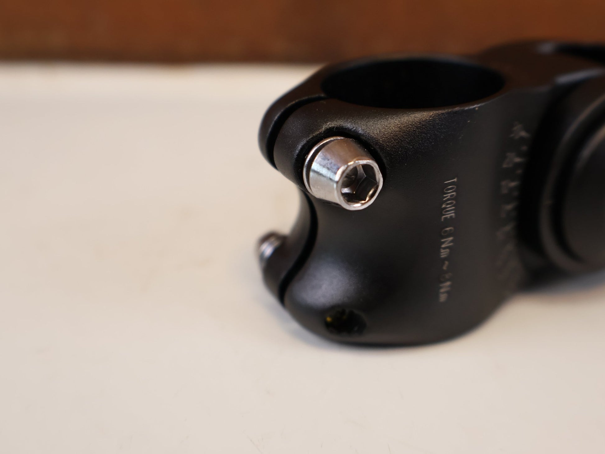 Zubehör von Contec, CONTEC TARANTULA VORBAU VERSTELLBAR 90MM 25 4MM SCHWARZ vor USEDBIKES-OB.DE Hintergrund
