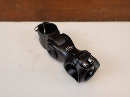 Zubehör von Contec, CONTEC TARANTULA VORBAU VERSTELLBAR 90MM 25 4MM SCHWARZ vor USEDBIKES-OB.DE Hintergrund