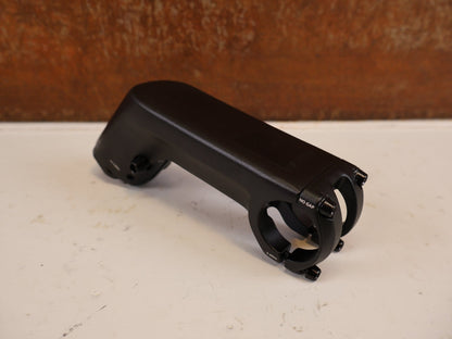 Vorbau von Contec, CONTEC UEDA FIX VORBAU AHEAD 31.8 MM 110 MM 30 GRAD vor USEDBIKES-OB.DE Hintergrund