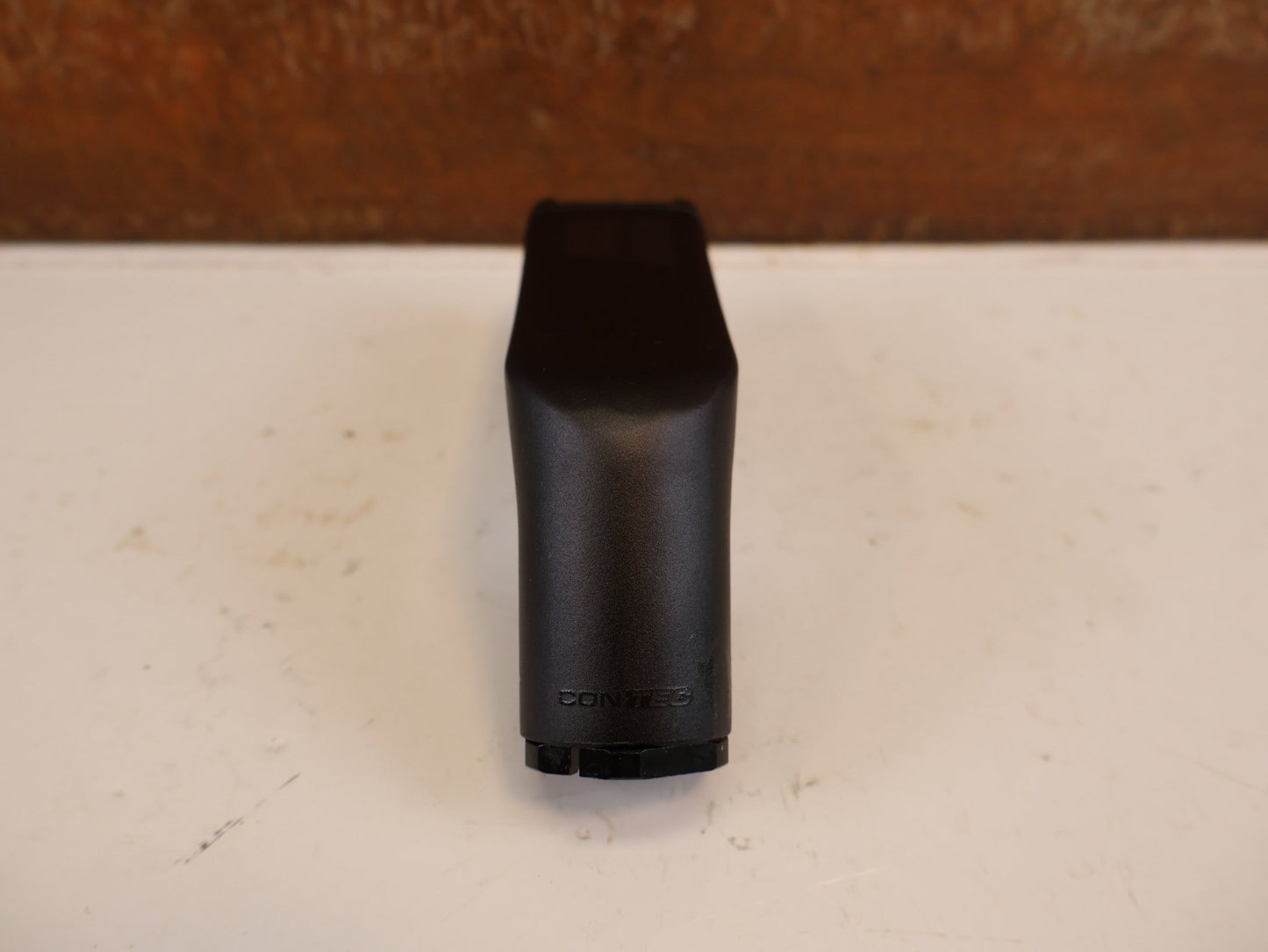 Vorbau von Contec, CONTEC UEDA FIX VORBAU AHEAD 31.8 MM 110 MM 30 GRAD vor USEDBIKES-OB.DE Hintergrund