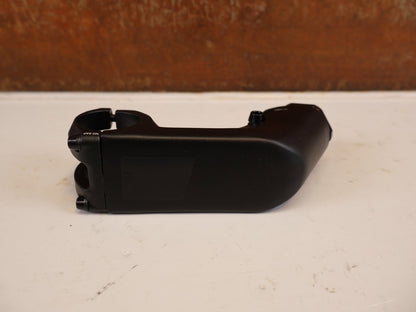 Vorbau von Contec, CONTEC UEDA FIX VORBAU AHEAD 31.8 MM 90 MM 30 GRAD vor USEDBIKES-OB.DE Hintergrund